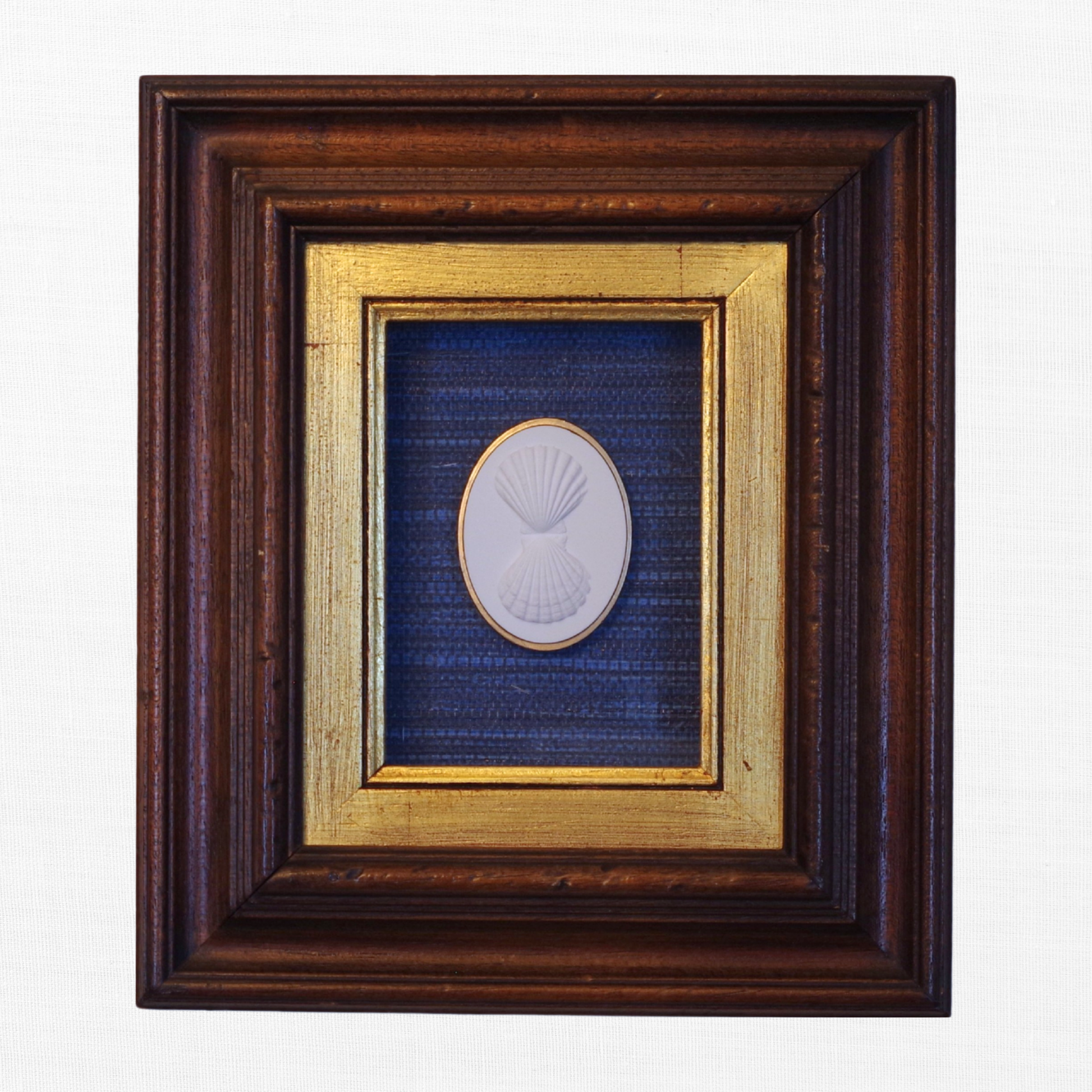 Gilded Shore – Twin Scallop Deep-Set Framed Intaglio