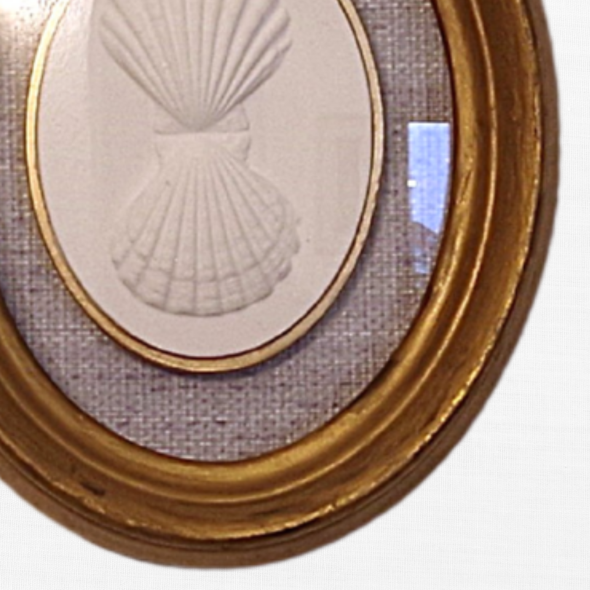 1 · Double Scallop · Vintage Gold Oval Frame · Curved Glass · Blue Wallpaper