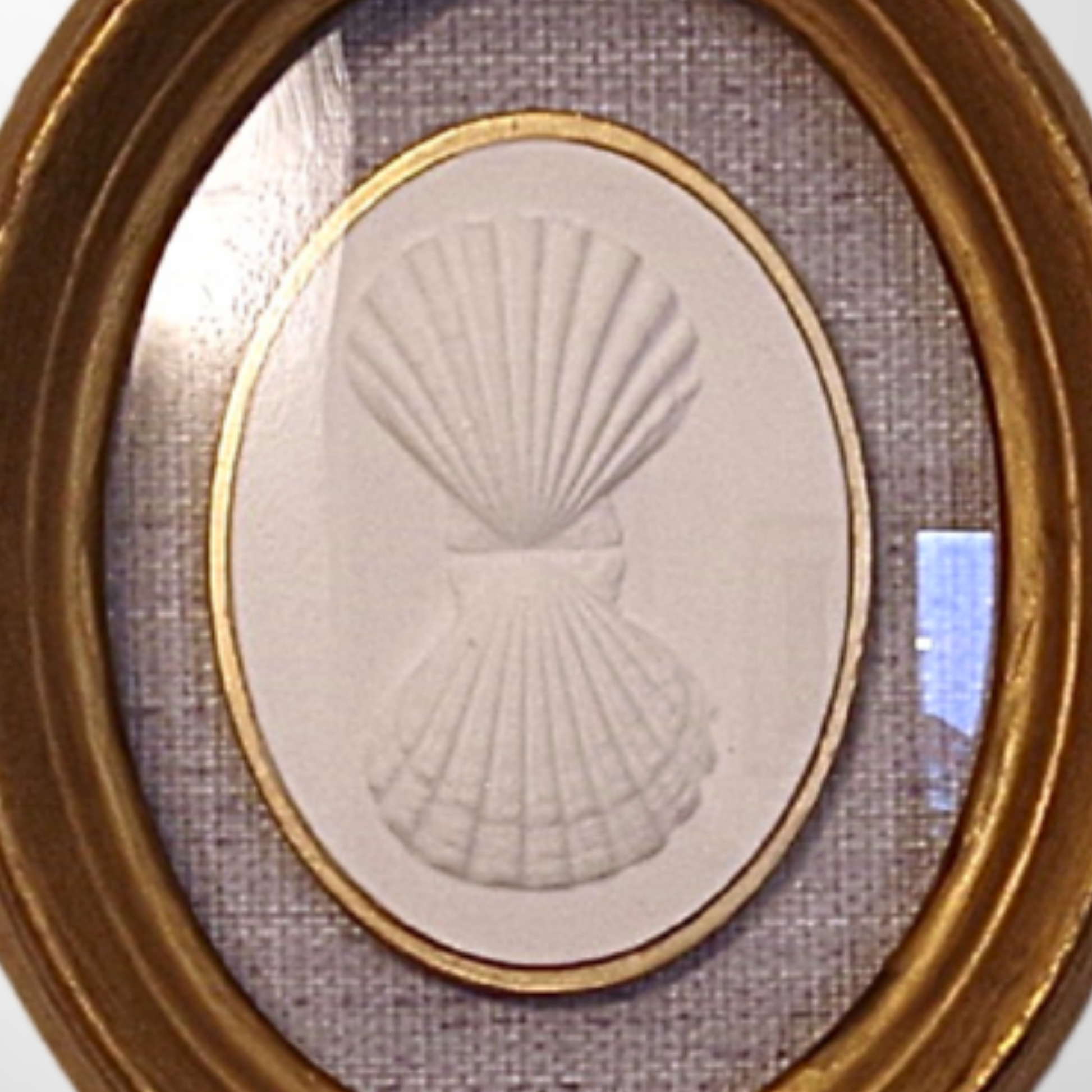 1 · Double Scallop · Vintage Gold Oval Frame · Curved Glass · Blue Wallpaper